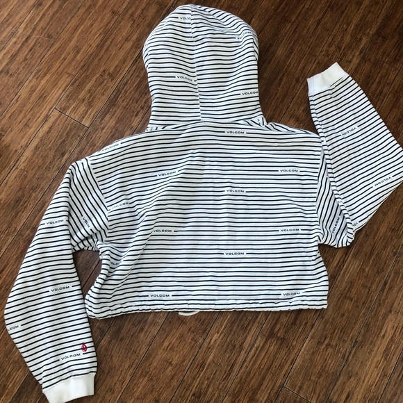 Volcom Cropped Hoodie - Picture 2 of 5
